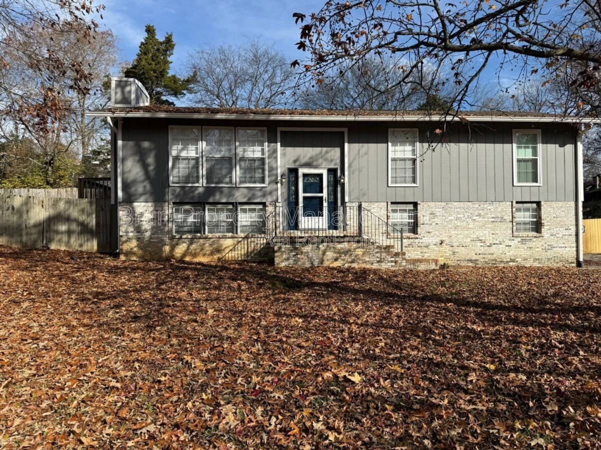 11105 Lake Hills Dr - Photo 3 of 10