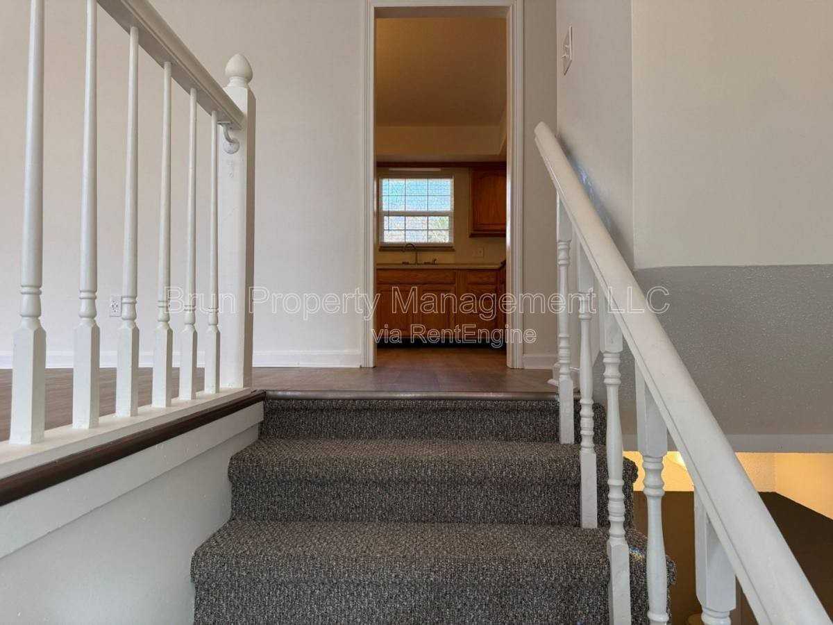 11105 Lake Hills Dr - Photo 7 of 10