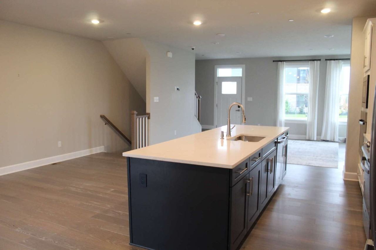 137 Marketplace Ave - Photo 3 of 26