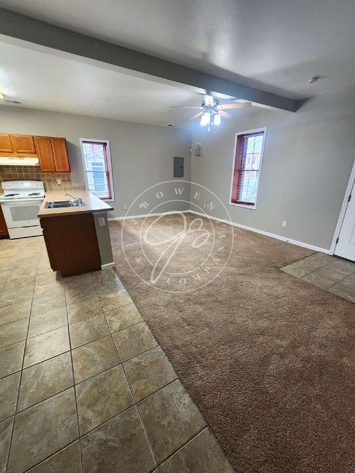 1026 North Huron Street A Lower - Photo 3 of 15