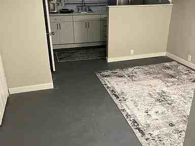 4525 5th Ave Ne #B - Photo 5 of 9