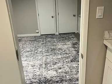 4525 5th Ave Ne #B - Photo 7 of 9