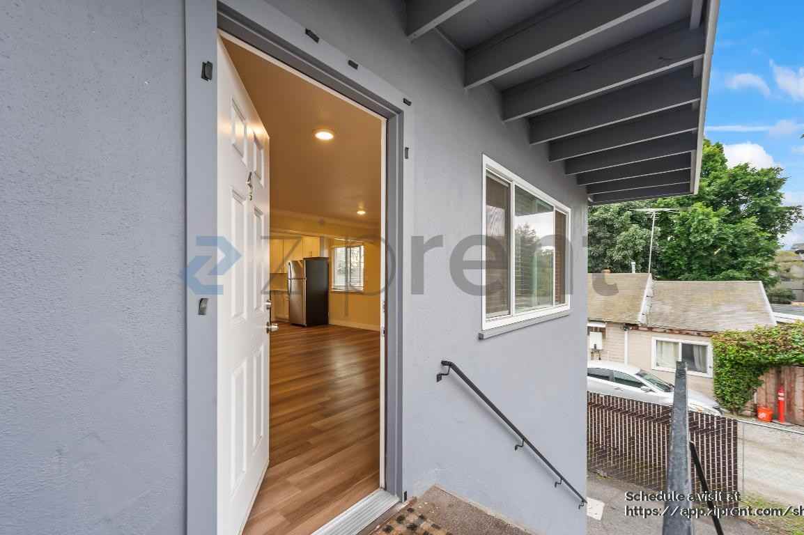 523 Page St #4 - Photo 4 of 25