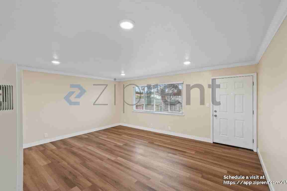 523 Page St #4 - Photo 6 of 25