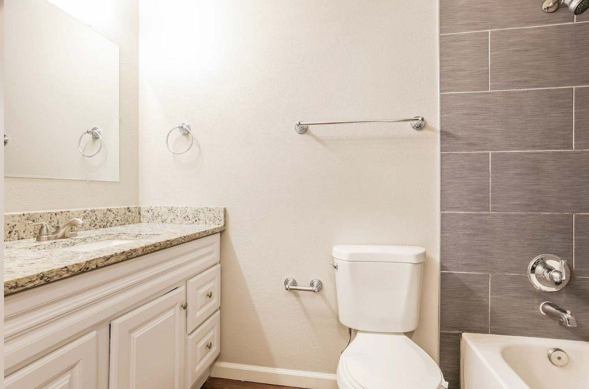 1513 S Dearborn St - Photo 4 of 14