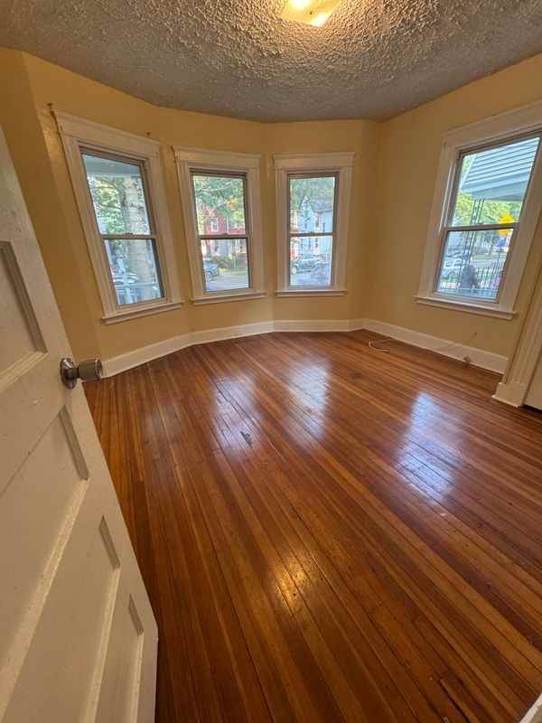 418 Shelton Ave ##1 - Photo 3 of 6