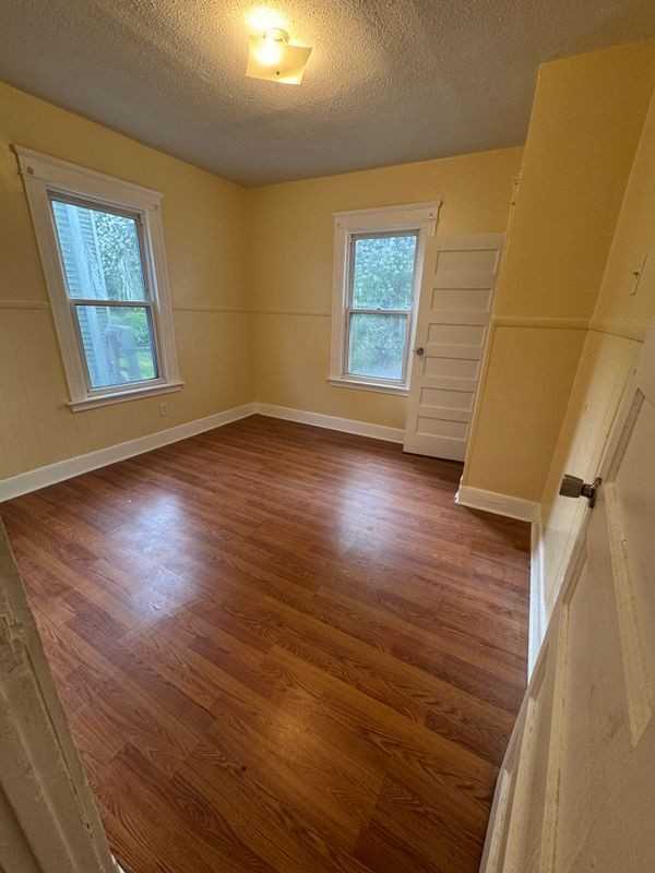 418 Shelton Ave ##1 - Photo 4 of 6