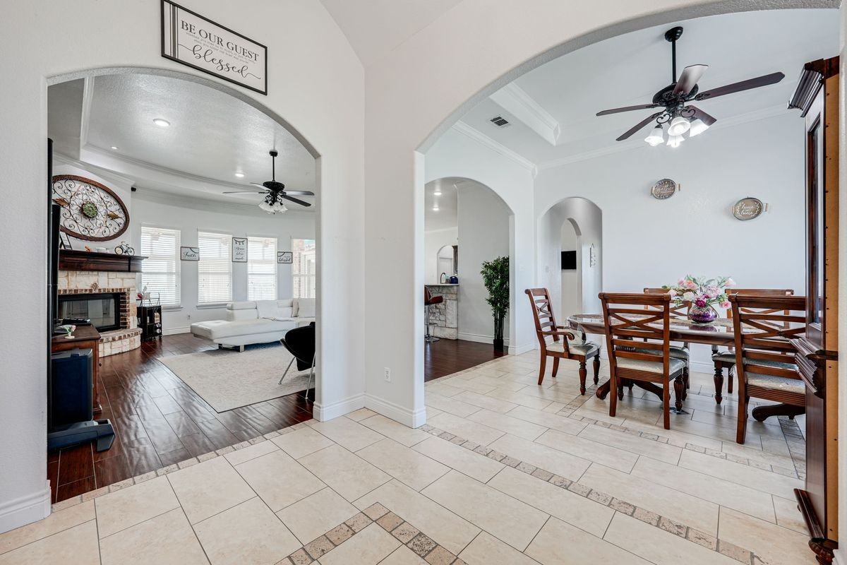 1192 Seaborn Rd - Photo 6 of 12