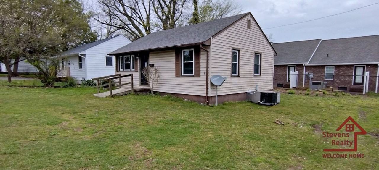 25 N Franklin Ave - Photo 3 of 18