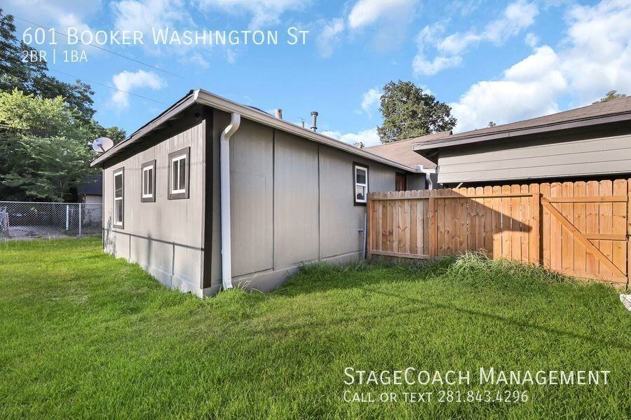 601 Booker T Washington St - Photo 5 of 18