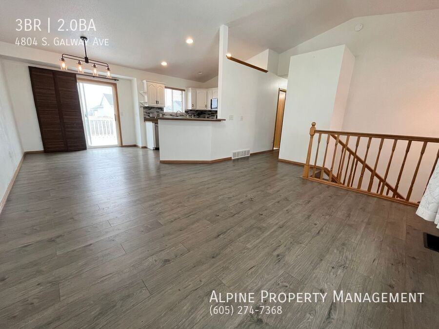 4804 S Galway Ave - Photo 3 of 26