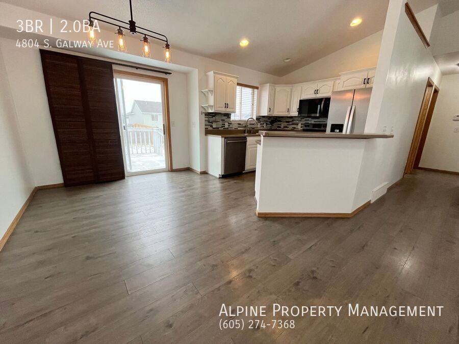 4804 S Galway Ave - Photo 4 of 26