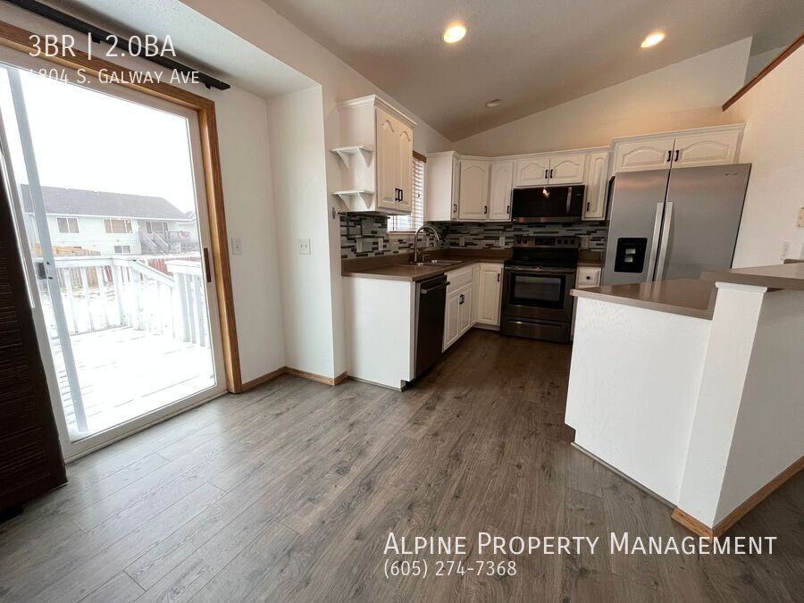 4804 S Galway Ave - Photo 5 of 26