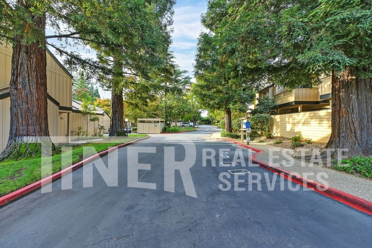 9118 Madison Green Ln #24 - Photo 7 of 50