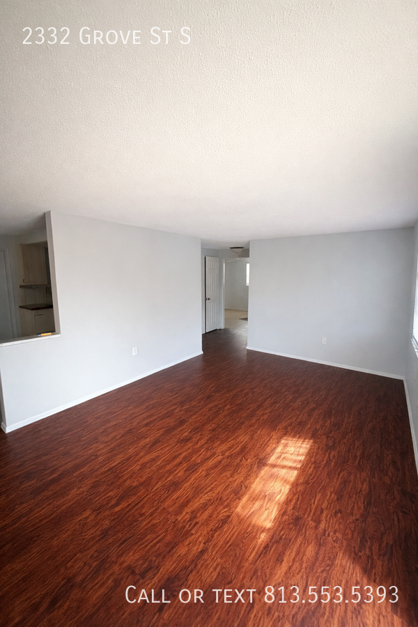 2332 Grove St S - Photo 4 of 12