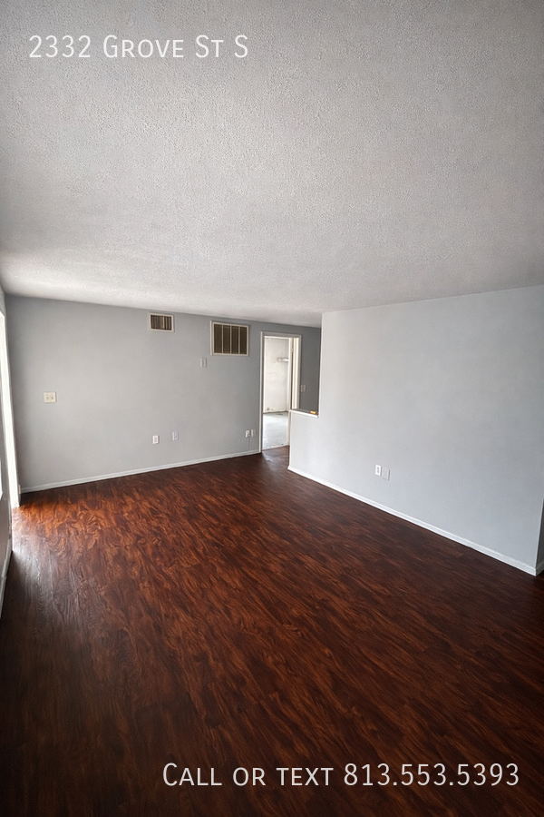 2332 Grove St S - Photo 5 of 12