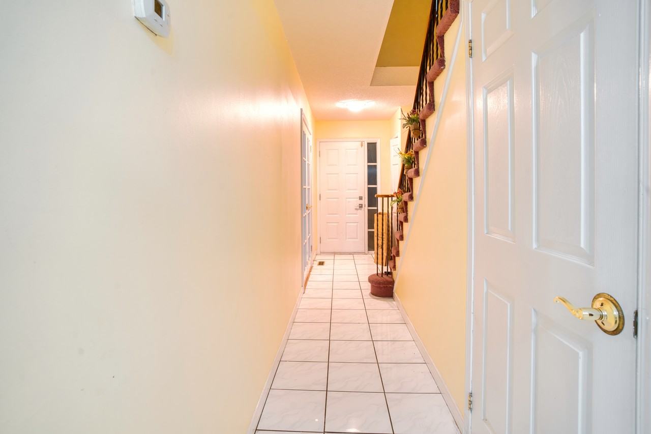 66 Aurora Place - Photo 4 of 10