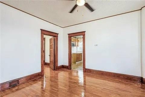 619 Hamburg St - Photo 5 of 28