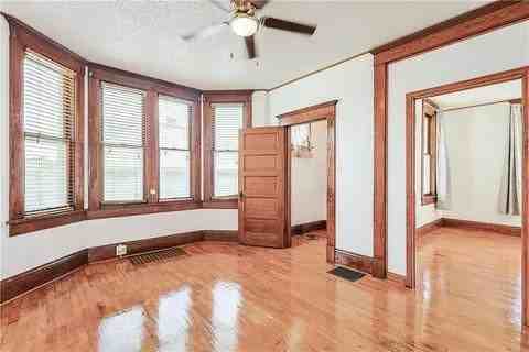 619 Hamburg St - Photo 7 of 28