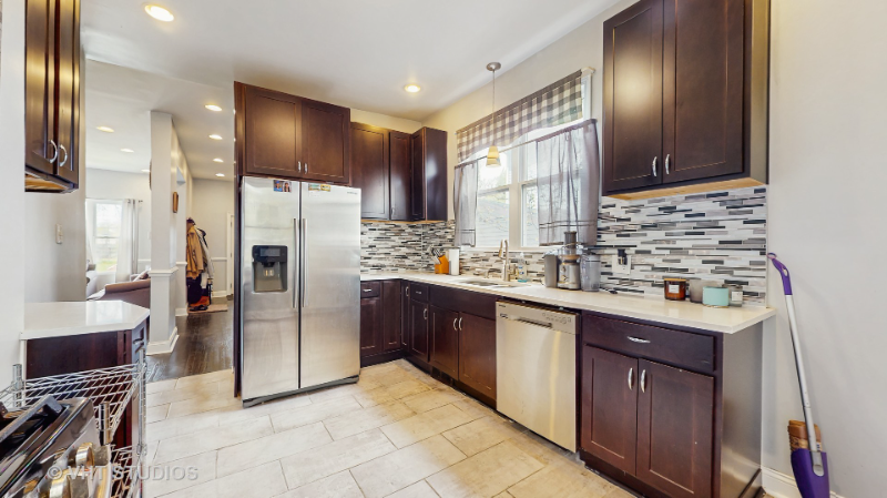 8211 S Cornell Ave - Photo 5 of 24