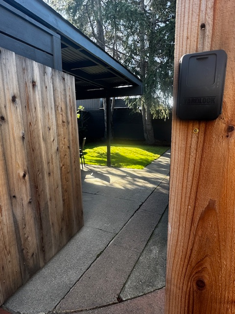 9850 Springfield St - Photo 2 of 20