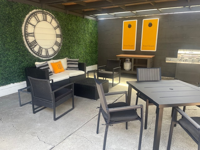 9850 Springfield St - Photo 4 of 20