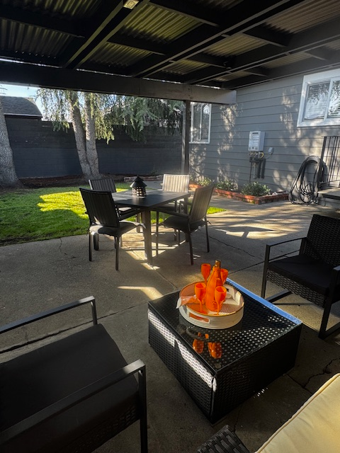 9850 Springfield St - Photo 5 of 20