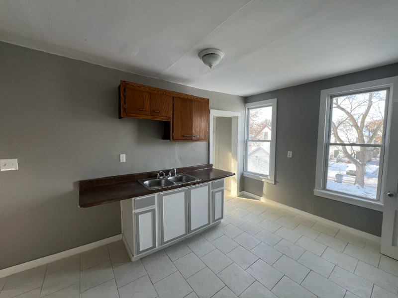 1817 N 22nd St - Photo 5 of 8