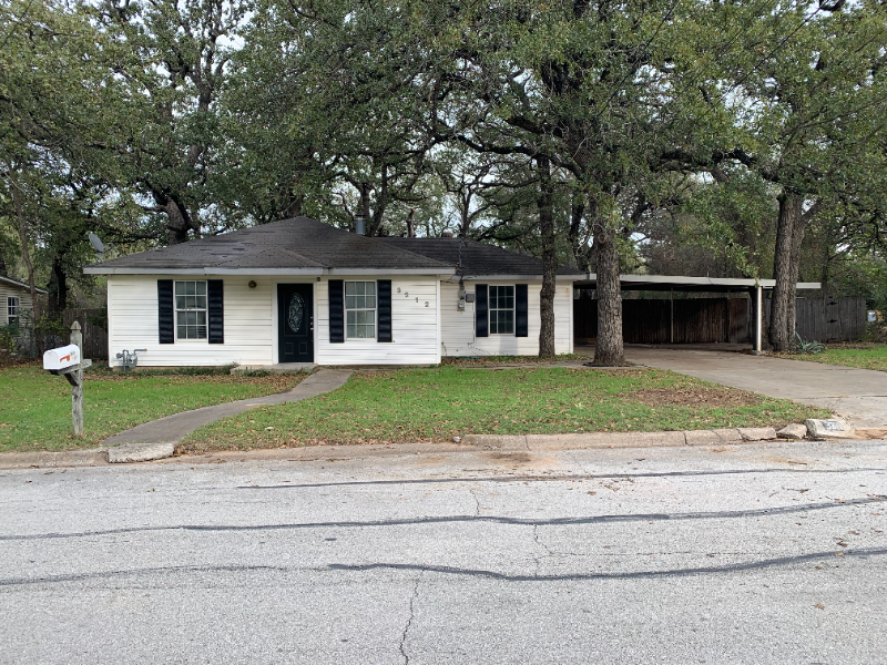 3212 Delaware Trl - Photo 2 of 9