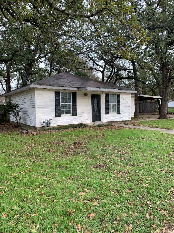 3212 Delaware Trl - Photo 3 of 9