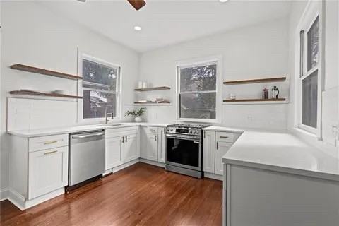 3703 Pennsylvania Ave - Photo 7 of 20