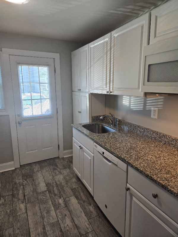 737 N Nelson St #23 - Photo 5 of 15