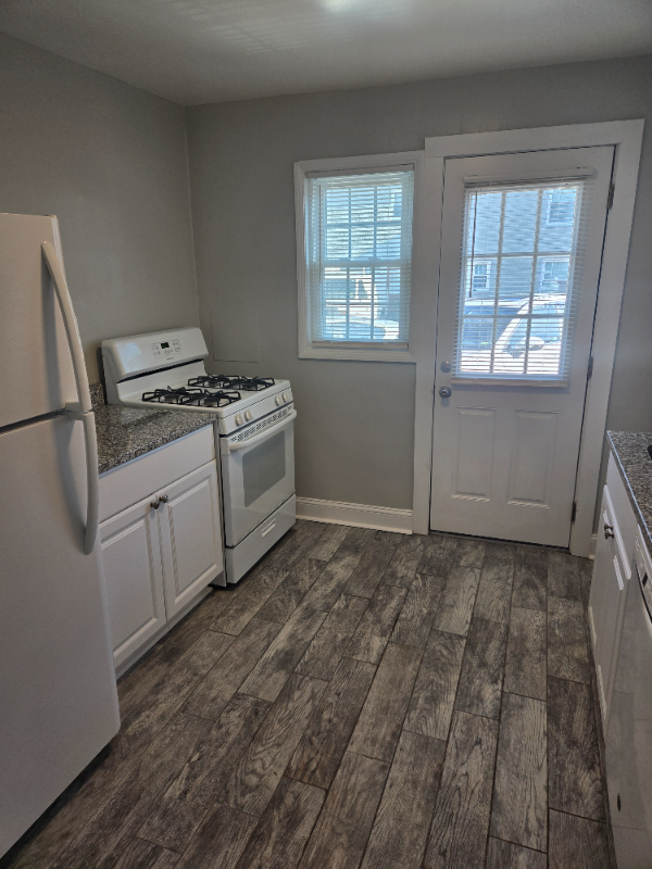 737 N Nelson St #23 - Photo 7 of 15