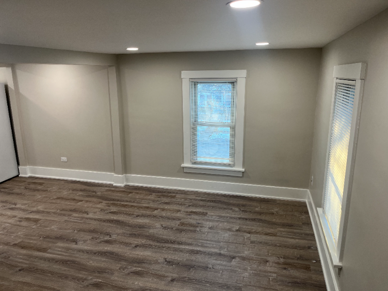 312 S Van Buren St #A - Photo 2 of 10