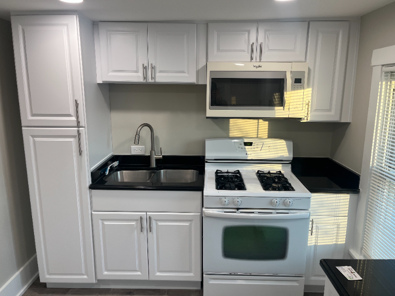 312 S Van Buren St #A - Photo 3 of 10