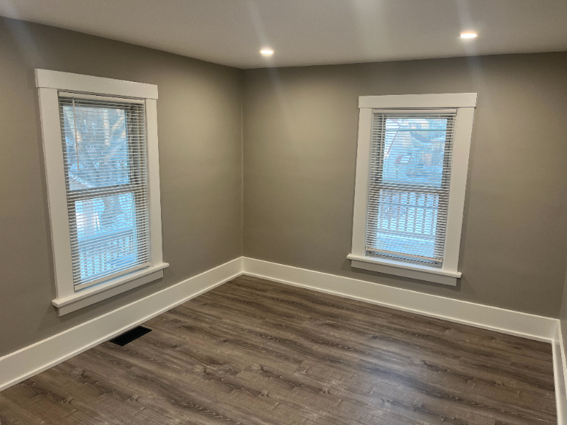 312 S Van Buren St #A - Photo 7 of 10