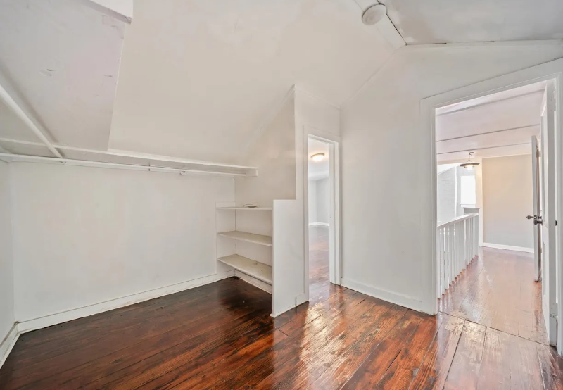 1957 Broughton St - Photo 5 of 11