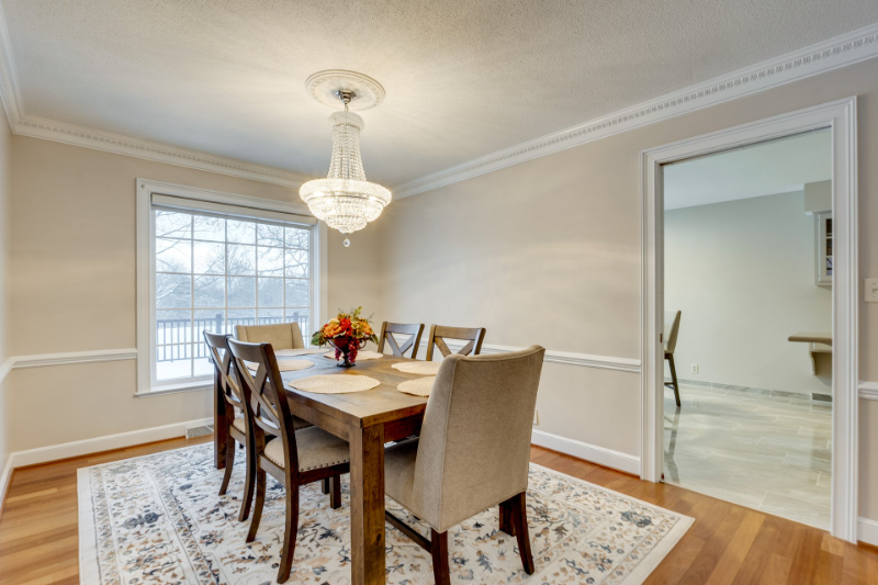 9504 Sheffield Rd - Photo 5 of 20