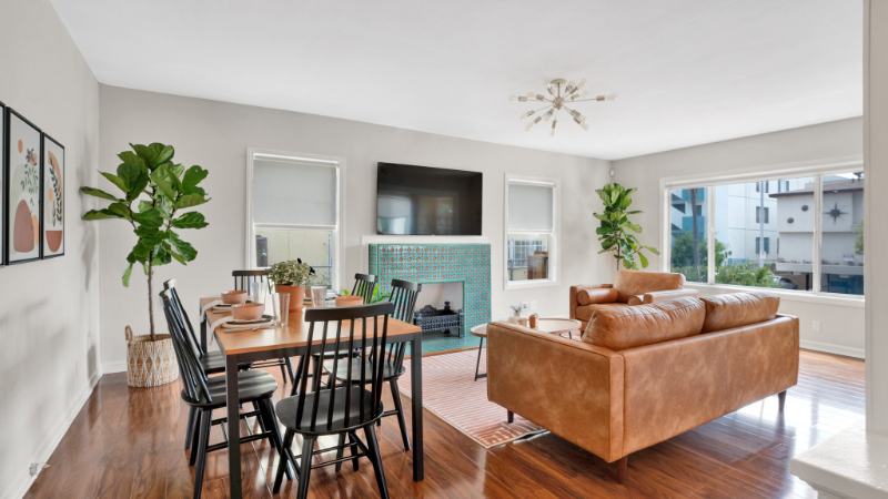 724 Gramercy Dr - Photo 4 of 20