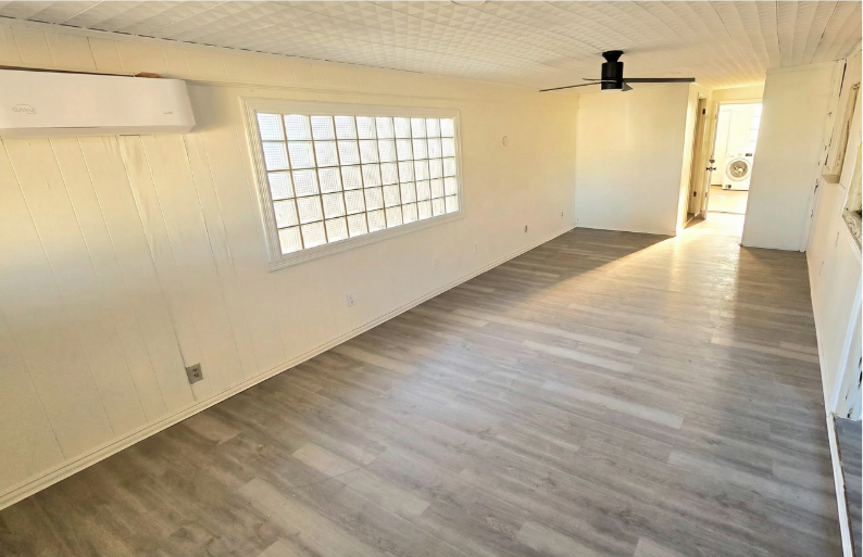 2115 Chapman St - Photo 4 of 8