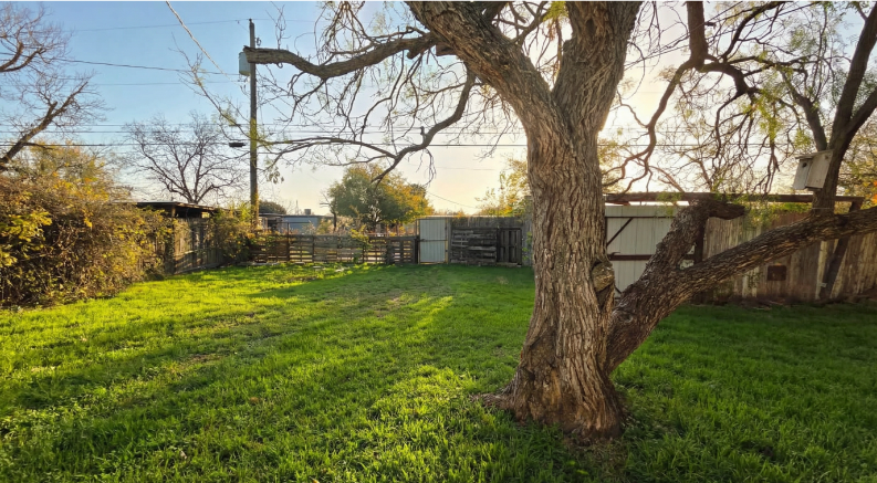 2115 Chapman St - Photo 7 of 8