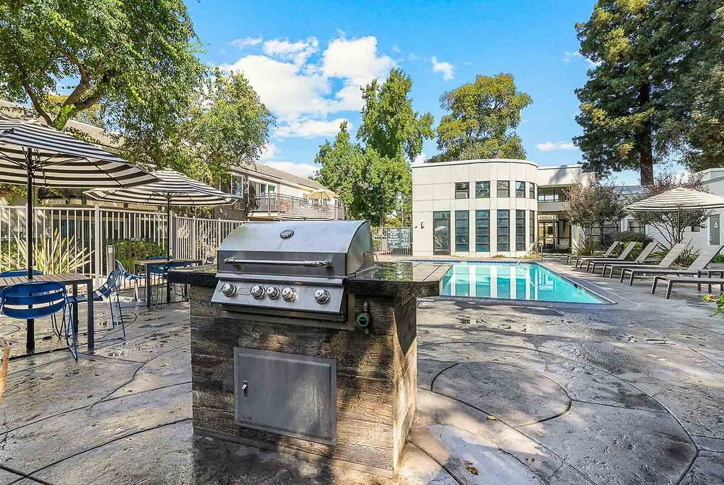 Boulevard - Photo 6 of 41