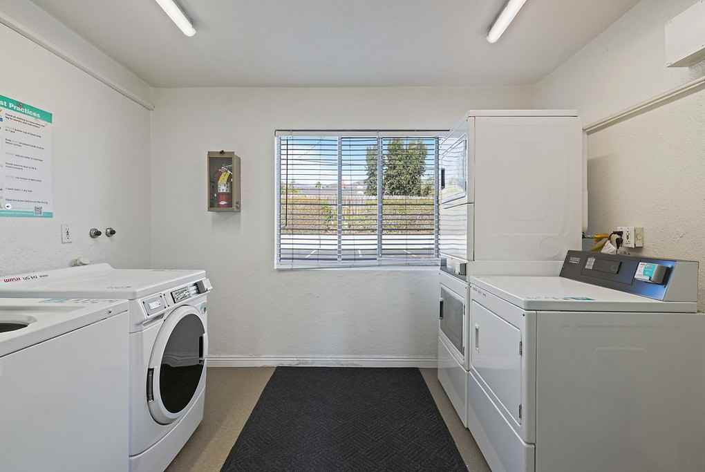 Hope Ranch - Photo 4 of 24