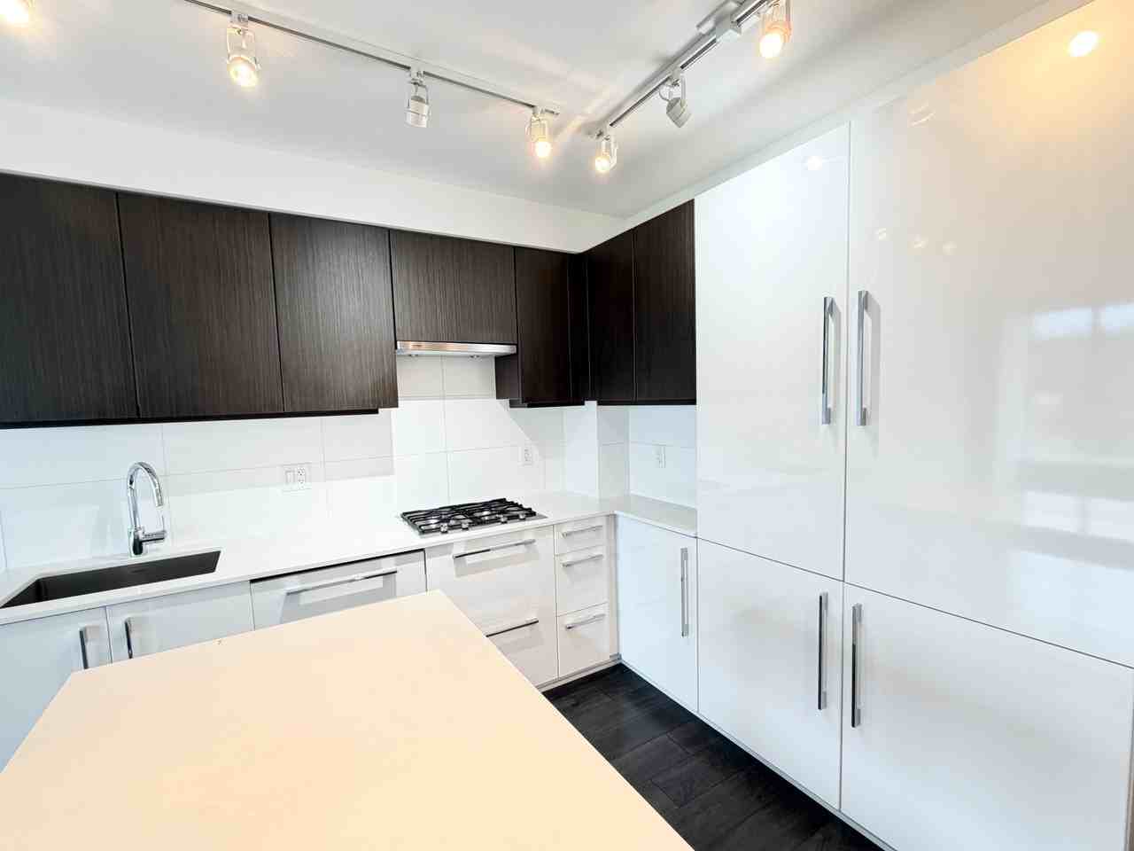 188 Agnes Street - Photo 6 of 11