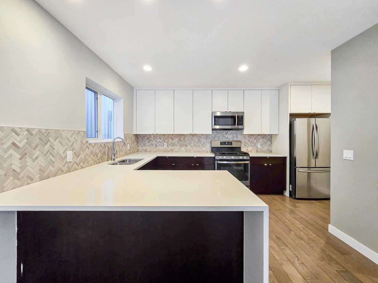 61 30 Ave Sw #NA - Photo 5 of 30