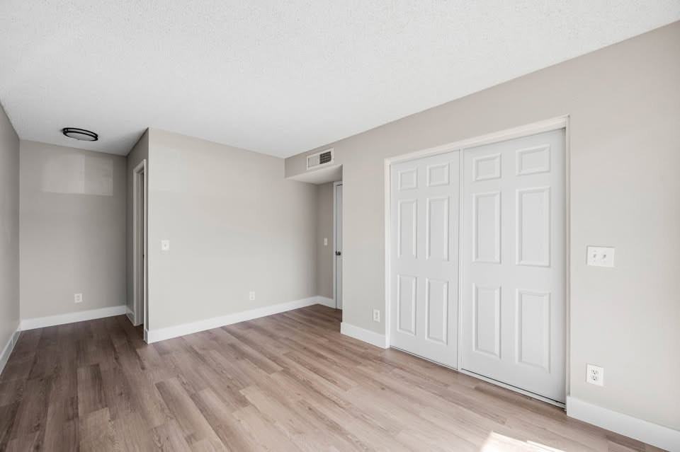 2814 East Le Marche Avenue, Unit 103 - Photo 7 of 13