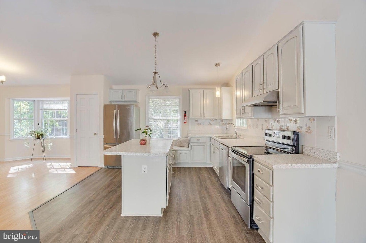 3120 Creedon Drive, Unit C: Mother-In-Law - Photo 4 of 17
