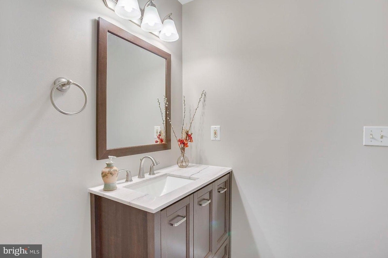 3120 Creedon Drive, Unit C: Mother-In-Law - Photo 6 of 17