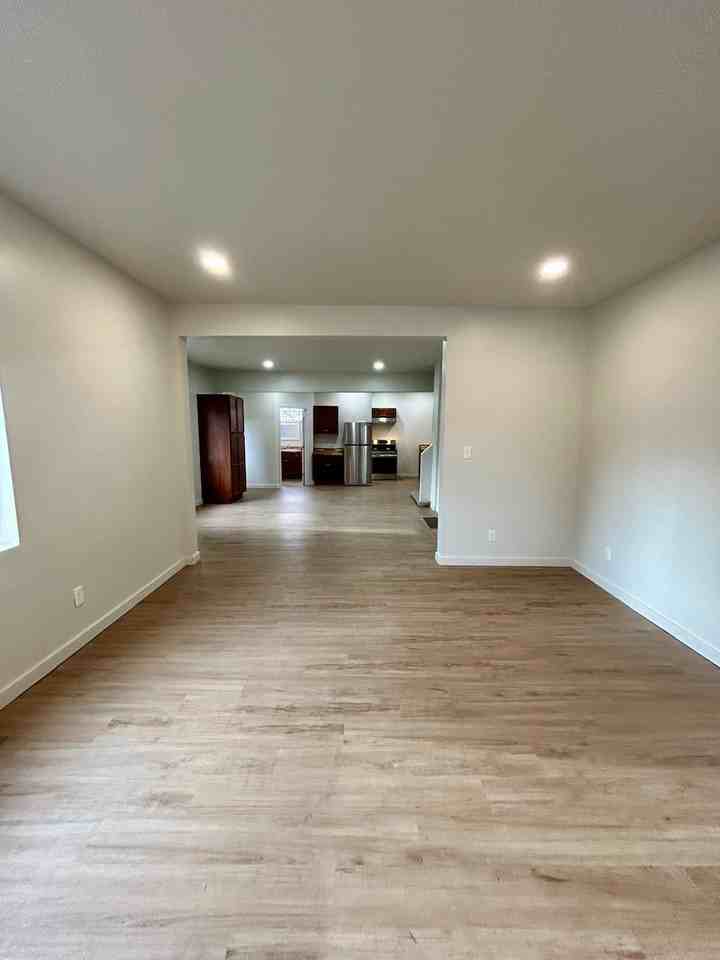 1423 Mitchell Ave #NA - Photo 3 of 20