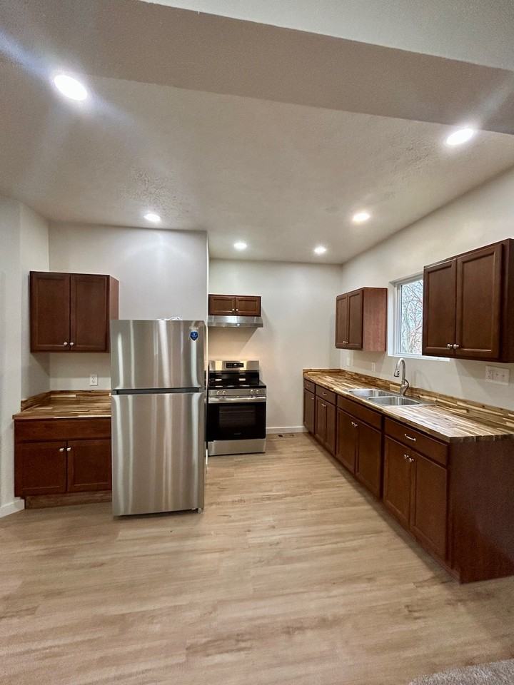 1423 Mitchell Ave #NA - Photo 7 of 20